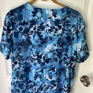 Floral blue and white scrub top XL